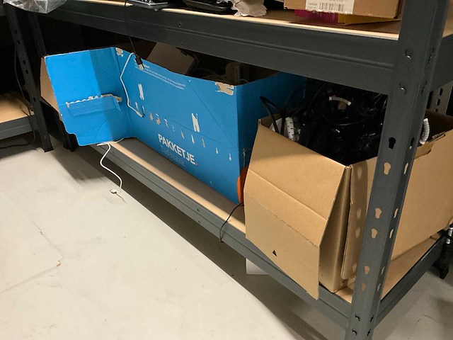 Partij kantoorbenodigdheden - afbeelding 33 van  44