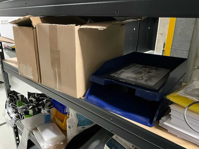 Partij kantoorbenodigdheden - afbeelding 42 van  44