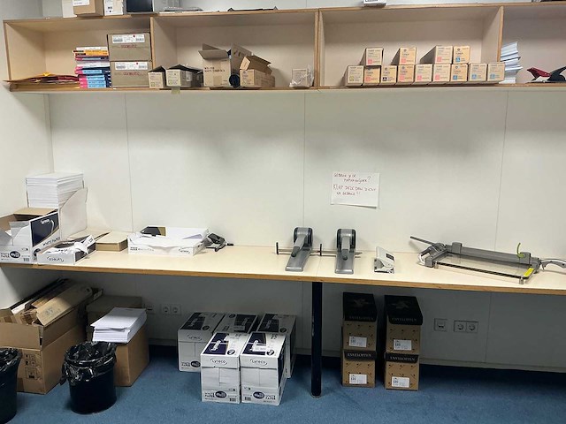 Partij kantoorbenodigdheden - afbeelding 1 van  6