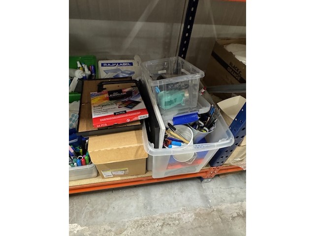 Partij kantoorbenodigdheden - afbeelding 2 van  16