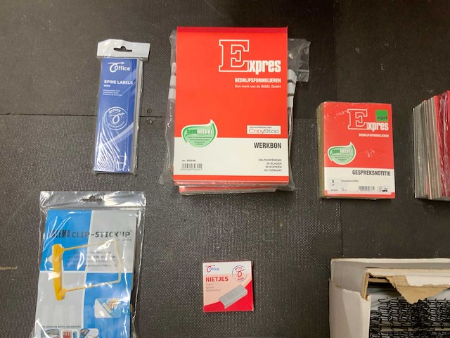 Partij kantoorgerief - afbeelding 8 van  9