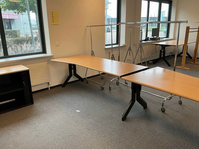 Partij kantoorinrichting en kantoormeubilair - afbeelding 3 van  28
