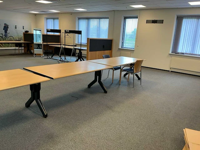 Partij kantoorinrichting en kantoormeubilair - afbeelding 6 van  28