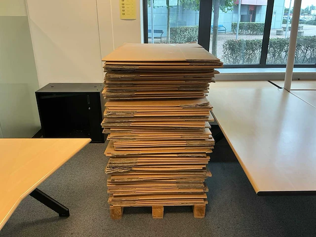 Partij kantoorinrichting en kantoormeubilair - afbeelding 16 van  28