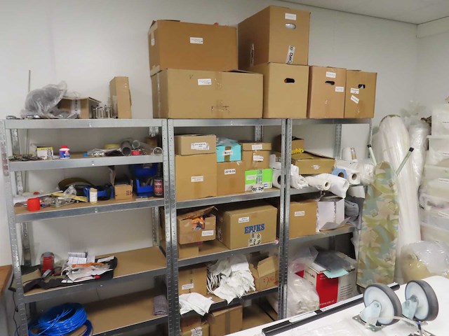 Partij kantoorinventaris (inhoud ruimte) - afbeelding 3 van  6