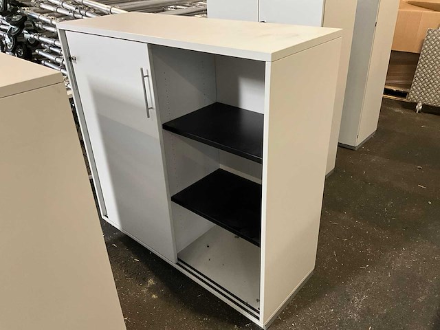 Partij kantoorinventaris - afbeelding 2 van  12