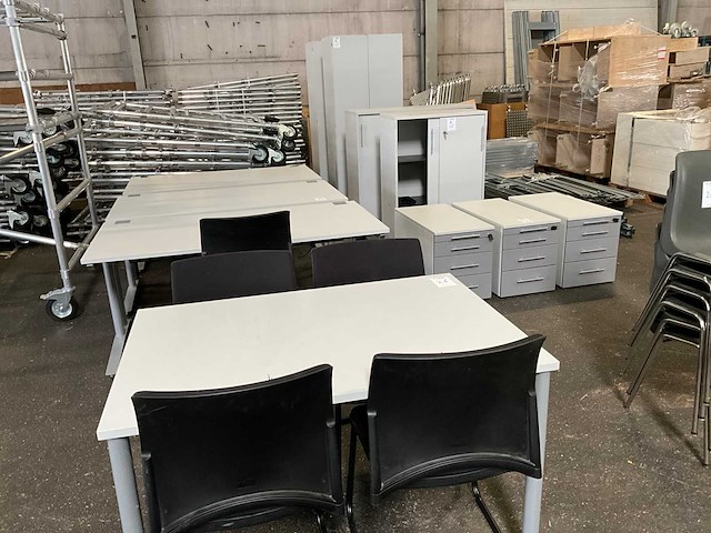 Partij kantoorinventaris - afbeelding 1 van  12