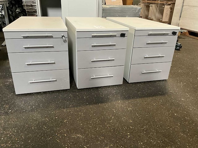 Partij kantoorinventaris - afbeelding 10 van  12