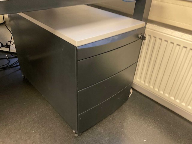 Partij kantoorinventaris - afbeelding 27 van  28