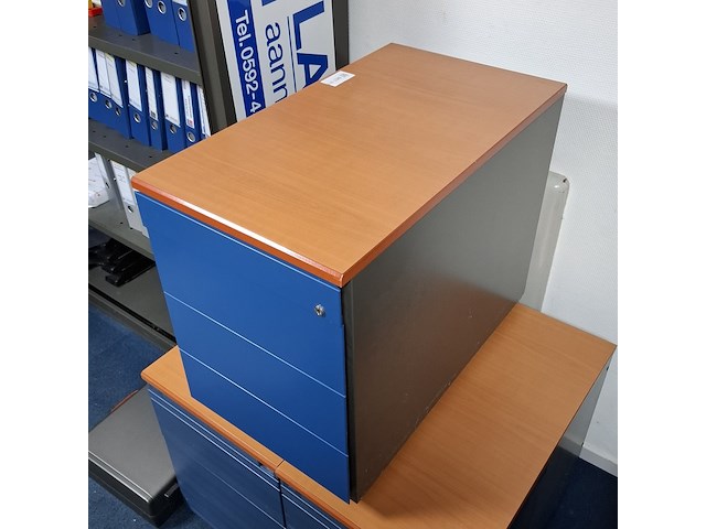 Partij kantoorinventaris - afbeelding 13 van  19