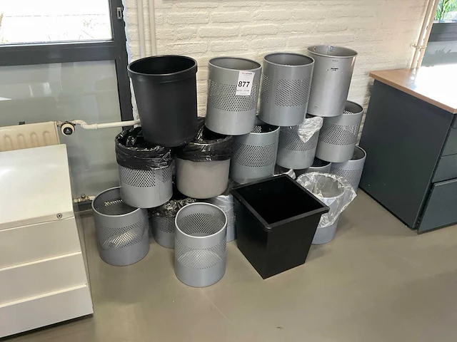 Partij kantoorinventaris - afbeelding 1 van  6