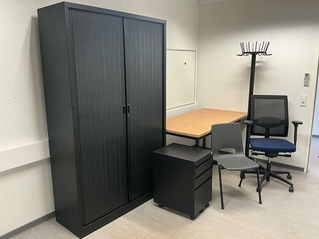 Partij kantoorinventaris - afbeelding 32 van  39