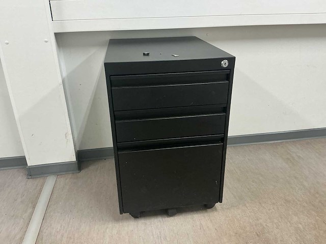 Partij kantoorinventaris - afbeelding 23 van  39