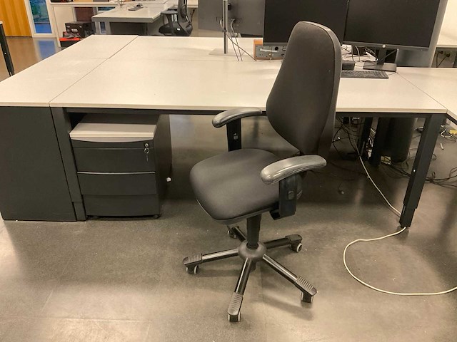 Partij kantoorinventaris - afbeelding 14 van  34