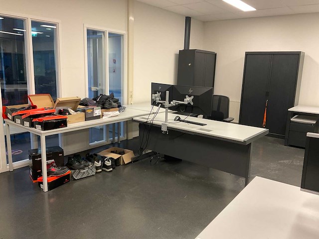 Partij kantoorinventaris - afbeelding 17 van  34