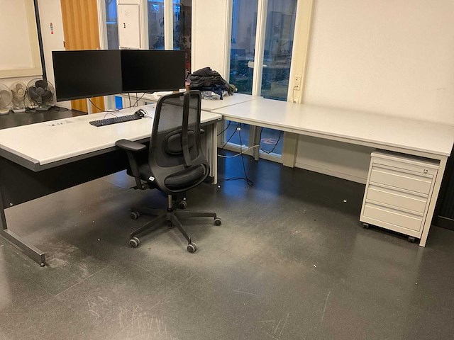 Partij kantoorinventaris - afbeelding 22 van  34