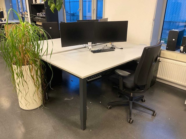 Partij kantoorinventaris - afbeelding 32 van  34