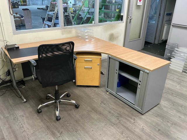 Partij kantoormeubelen - afbeelding 2 van  14