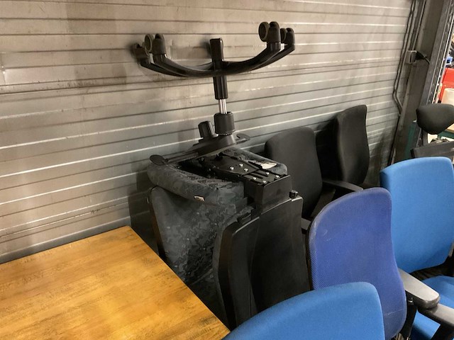 Partij kantoormeubilair, 14 items - afbeelding 5 van  8