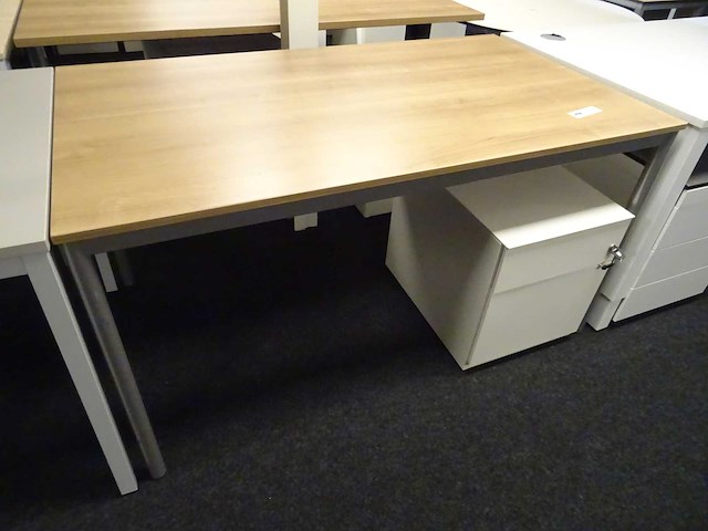 Partij kantoormeubilair, ca 43 items - afbeelding 8 van  19