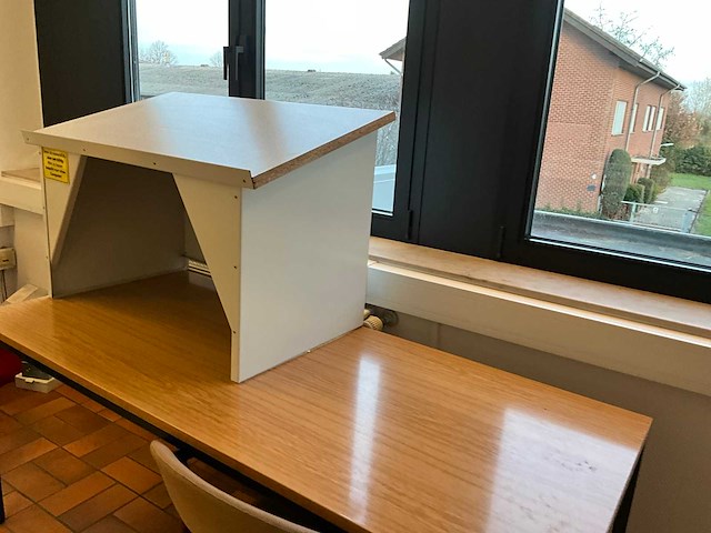 Partij kantoormeubilair en ict - afbeelding 4 van  34