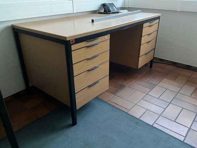 Partij kantoormeubilair en ict - afbeelding 7 van  34