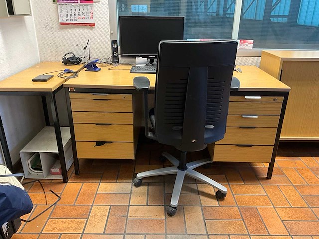Partij kantoormeubilair en ict - afbeelding 23 van  34