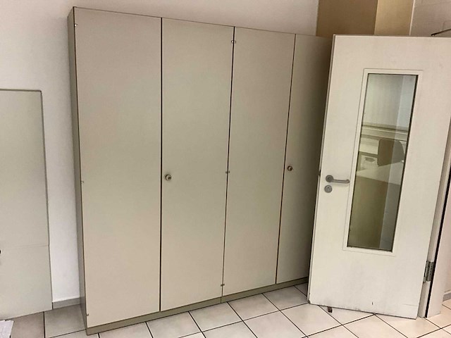 Partij kantoormeubilair en ict - afbeelding 9 van  65