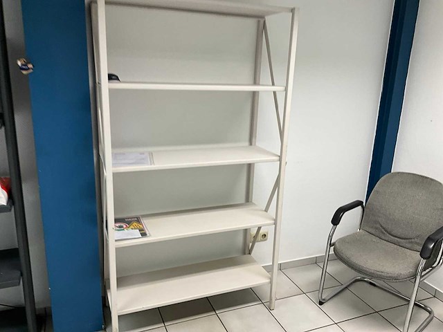 Partij kantoormeubilair en ict - afbeelding 14 van  65