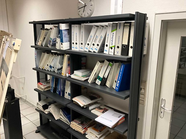 Partij kantoormeubilair en ict - afbeelding 30 van  65