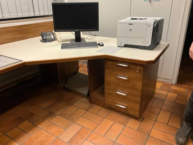 Partij kantoormeubilair en ict - afbeelding 31 van  65