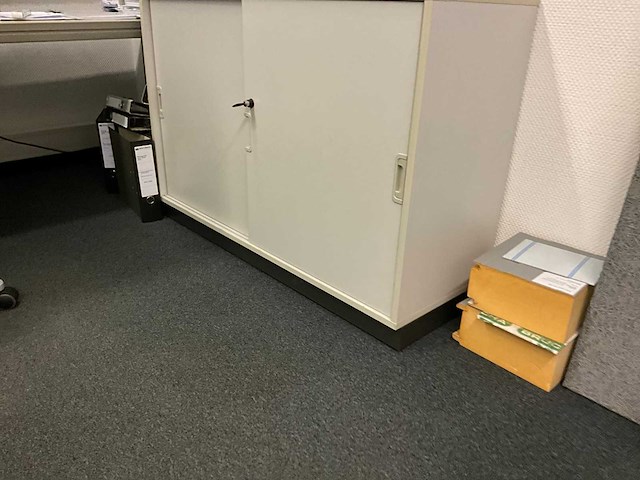 Partij kantoormeubilair en ict - afbeelding 44 van  65