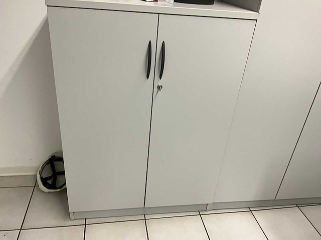 Partij kantoormeubilair en ict - afbeelding 38 van  65