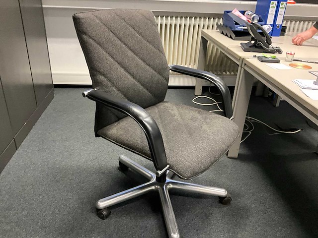 Partij kantoormeubilair en ict - afbeelding 52 van  65