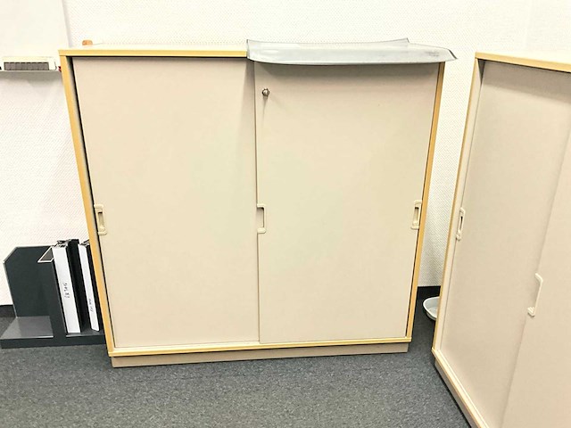 Partij kantoormeubilair en ict - afbeelding 57 van  65