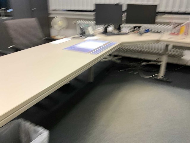 Partij kantoormeubilair en ict - afbeelding 64 van  65