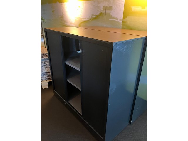 Partij kantoormeubilair - afbeelding 1 van  3