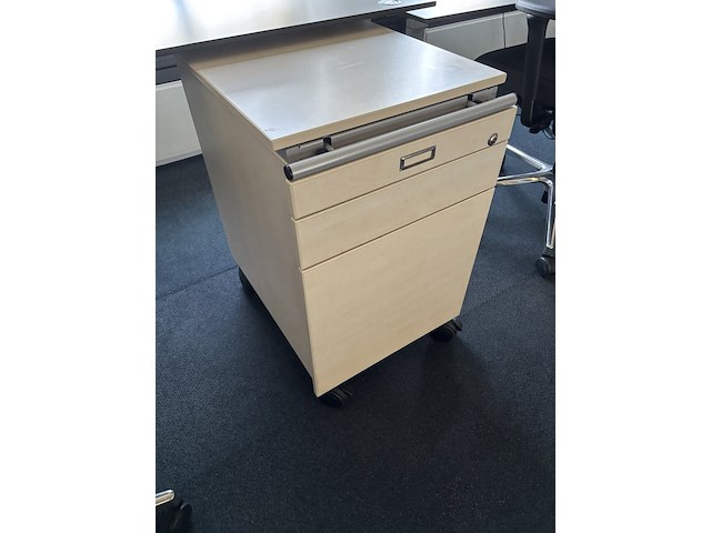 Partij kantoormeubilair - afbeelding 19 van  57