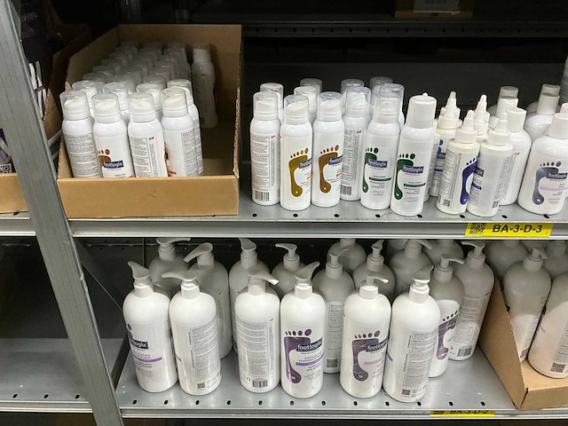 Partij kappersbenodigdheden en lichaamsverzorging - afbeelding 2 van  10