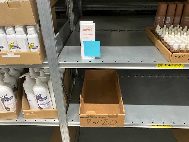 Partij kappersbenodigdheden en lichaamsverzorging - afbeelding 5 van  10