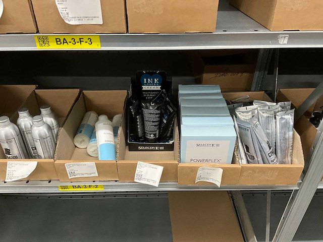 Partij kappersbenodigdheden en lichaamsverzorging - afbeelding 6 van  10