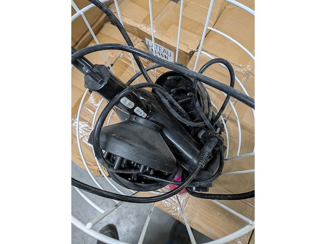 Partij kappersbenodigdheden - afbeelding 5 van  30