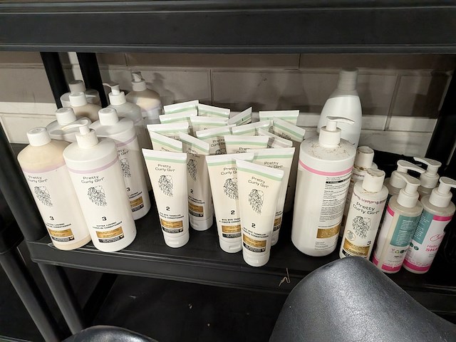 Partij kappersbenodigdheden - afbeelding 6 van  30