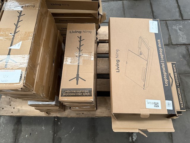 Partij kapstokken, kledingrekken en laptoptafels living nine - afbeelding 1 van  6