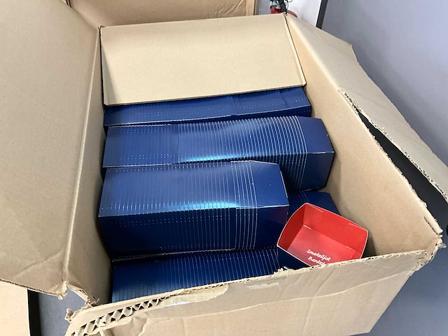 Partij kartonnen bakjes - afbeelding 5 van  6