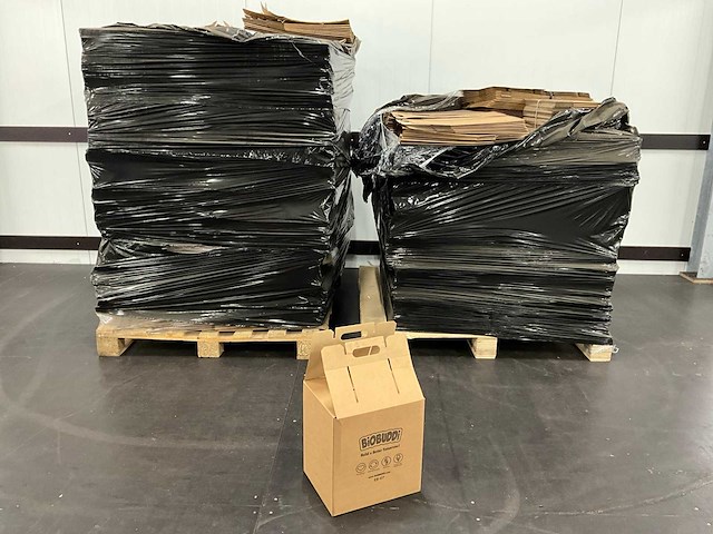 Partij kartonnen doos 315x285x240 mm - afbeelding 1 van  5