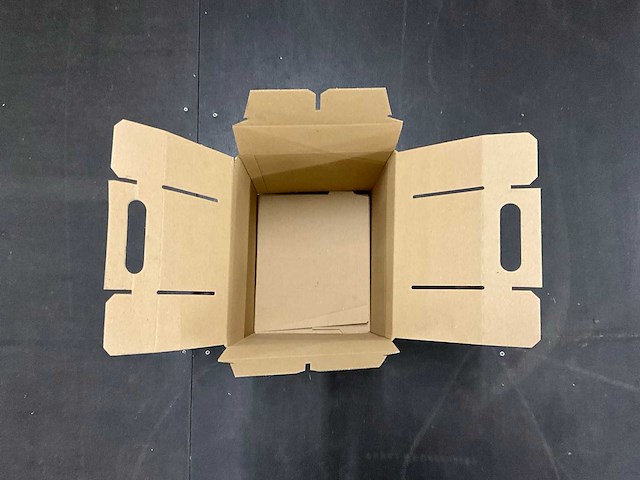 Partij kartonnen doos 315x285x240 mm - afbeelding 4 van  5