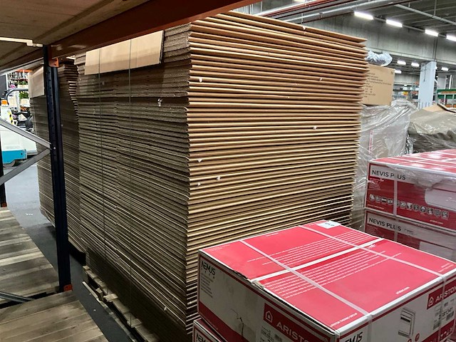 Partij kartonnen doos 900x900x1400 mm (80x) - afbeelding 1 van  4