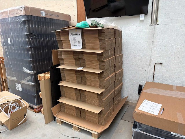 Partij kartonnen dozen 246x186x229 - afbeelding 1 van  2