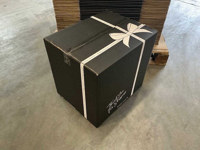 Partij kartonnen dozen bedrukt 485x385x440mm (480x) - afbeelding 2 van  3